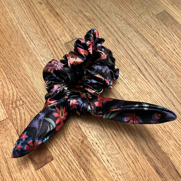 Scrunchie Bundle - Picture 2 of 5